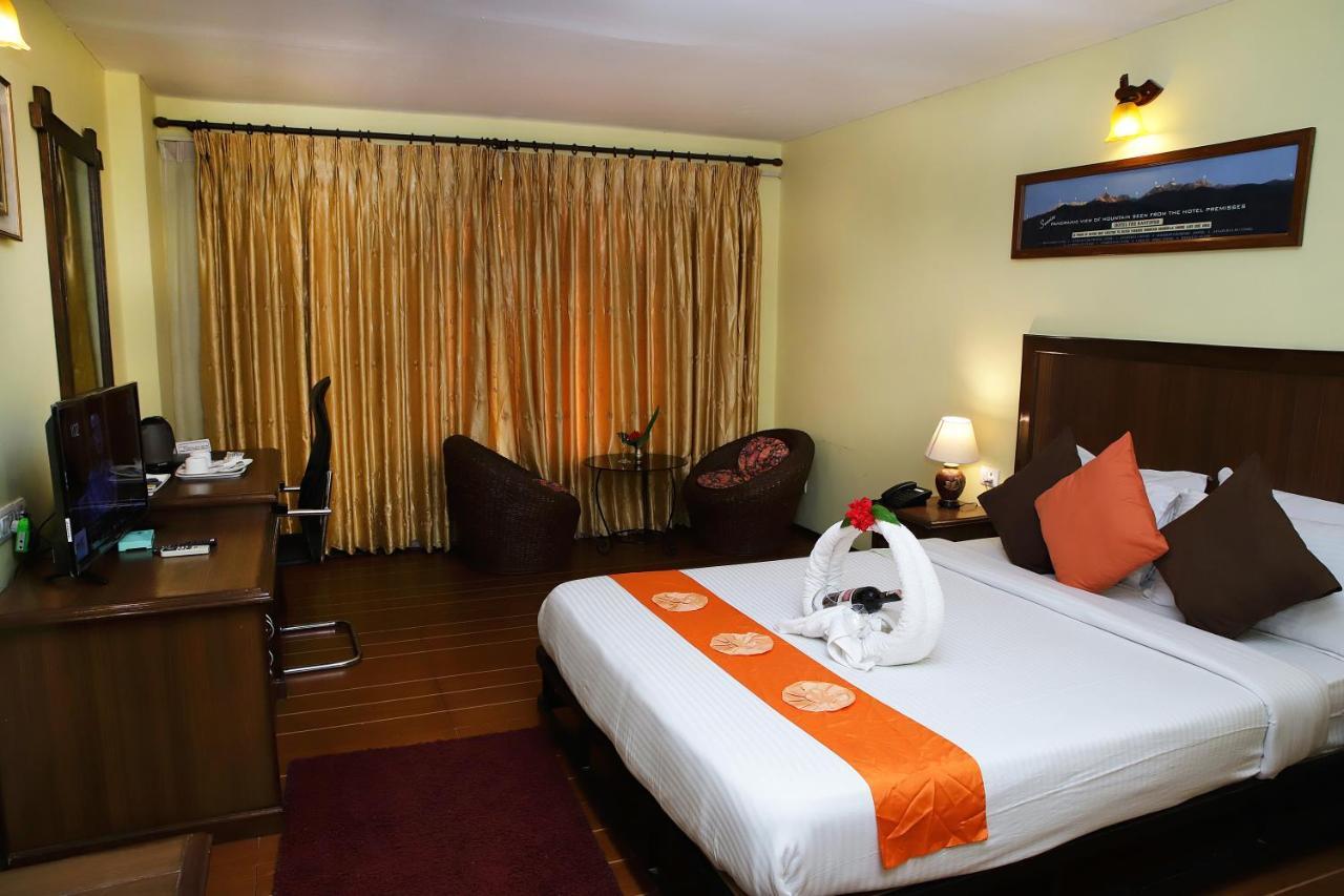 Hotel The Kantipur Pokhara Ngoại thất bức ảnh